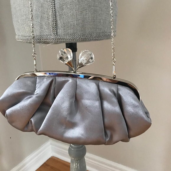 Silver Clutch - Picture 3 of 5